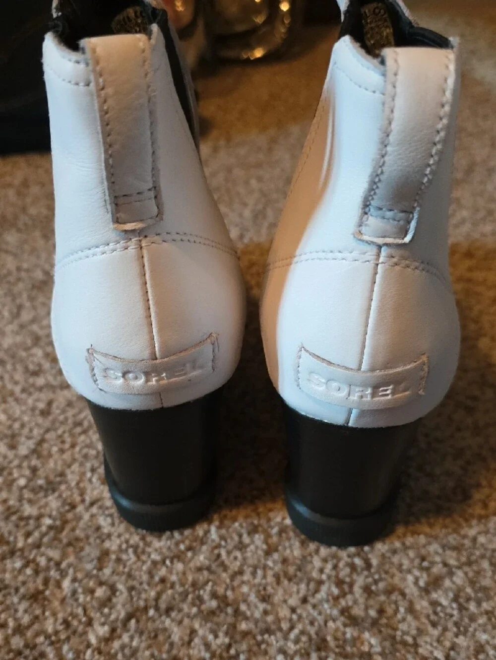 Sorel White Leather Wedge Chelsea Ankle Boots - Women's